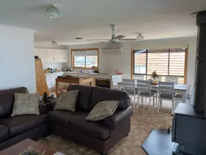 Waterfront home with private jetty - Image 5