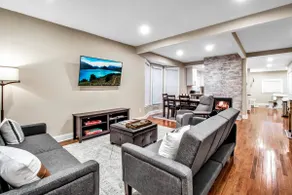 Five Points Gem: 3BR, Parking, Yard, Foosball - Image 2