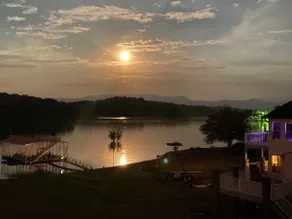 “Majestic Memories” Lakefront and Smoky Mountain - Image 4