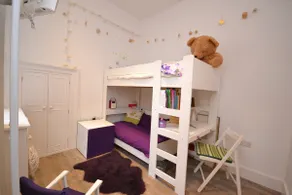 Central, courtyard garden apartment & dog friendly - Image 5