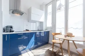 Sunny balcony, separate bedroom, 10 min/ beach - Image 2
