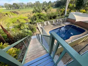 5 Bedroom house with a pool, deck and amazing view - Image 5