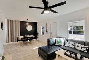 ModernTropic 2bd/1ba Near Beach w/ fence yard/deck - Image 4