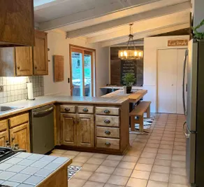 County Farmhouse, Perfect for Large Gatherings - Image 2