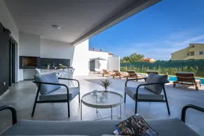 Villa Mateo with heated pool - Image 4