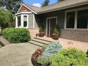 Tranquil Edgewood 4 Bedroom Home 9 acres Sleeps 9 - Image 2