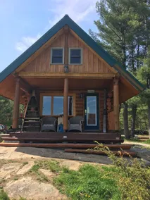 Log Cabin on the Lake Bed and Breakfast - Image 4