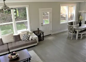 Modern, new and close to lake - Image 4