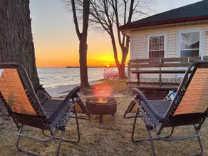 Niagara Dreamhouse on the Lake|Private Sandy Beach - Image 3