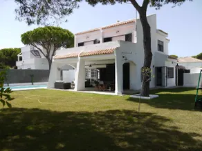Chalet for 10 with private pool - Image 2