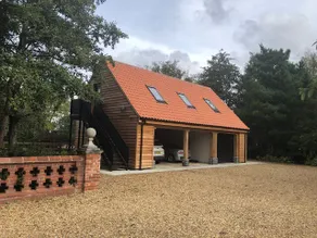 Lincs self-contained flat in extensive gardens - Image 2