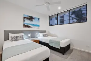 New Mooloolaba luxury getaway steps from the beach - Image 2
