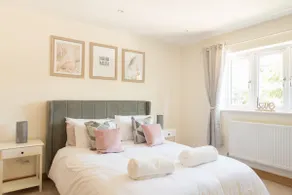 Superb Cotswold Honeycomb House - Image 5