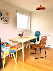 Bright and Modern West End Apartment with free parking - Image 4