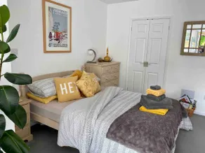 Cosy Hot Tub Haven - Studio - Image 5