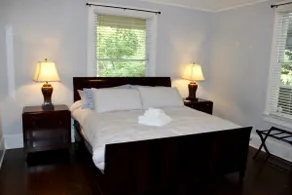 The Yellow House - Image 5