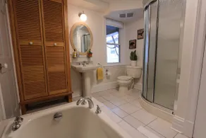Glebe 1 bdrm-Steps from the Canal & Lansdowne - Image 3