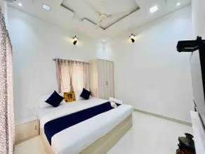 Luxurious Pool Villa Near Fatehsagar/ Pichola lake - Image 3