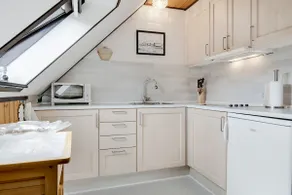 Cozy apartment with large balcony (East-facing) - Image 5