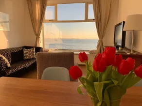 City-Centre apartment with Sea-view - Image 2