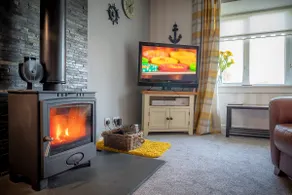 Cosy fisherman cottage in seaside village - Image 2