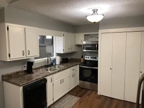Villa 5 · Poplar Bluff 2BR/1.5 Bath House (2022 Renovation) - Image 2