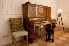 With upscale amenities: Rosengarten vacation home - Image 4