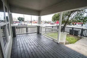 Hackberry St #B Renovated 2BR Near Downtown SA - Image 3