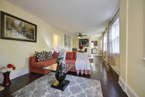 White House First-Floor Condo w/Parking - Image 4