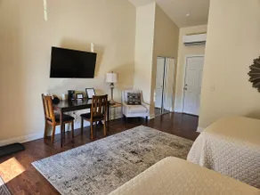 #5 Sunset Cottage ROOM - Image 3