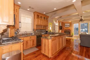 Coquille Cottage located in Historic Madisonville - Image 3