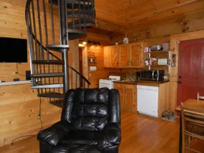 Rumples Retreat at Highland Hideaways - Arcade - Private Drive-in Theater - Image 4