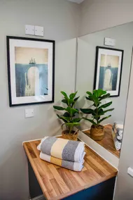 ★ Central Modern Apartment ★ Private Courtyard - Image 5
