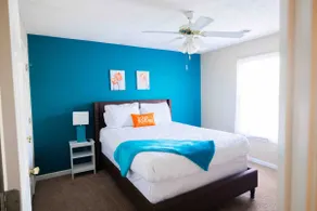 Cozy 3BR, Fast WIFI, Close to Everything, King Bed - Image 2