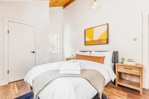 The Quechee Haus: VT Retreat with Outdoor Hot Tub - Image 4