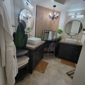 The Ritz Spa Sanctuary hot tub/patio/fam/pet - Image 4