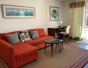Spacious Bright Renovated | No guest service fees - Image 3