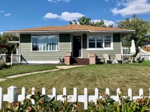 3 bedroom mainfloor near Hospital - Image 2