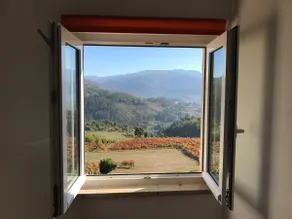 Minhota vacation home with valley views - Image 2