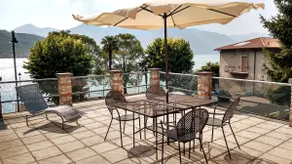 Large apartment with terrace facing Lake Iseo - Image 2