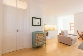 Superb Flat Cathedral & River View - Image 3