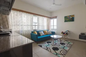 Modern 1 Bedroom Apartment Fully-furnished - Image 2