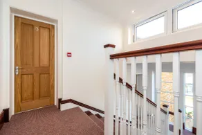 No9 - Park Place Executive Flat Town Centre - Image 5