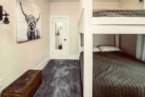 The Riverview Retreat, unique spacious upper. - Image 2
