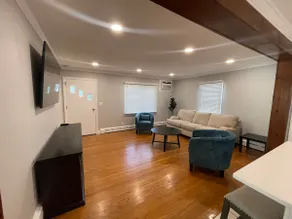 Coastal Gem: 2BR Close to the Shore - Image 5