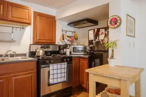 Walkable Location + Parking | AC & Washer/Dryer - Image 4