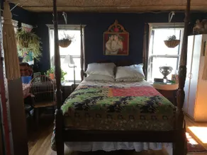 The Artist's Apartment above Liggett Pottery - Image 4