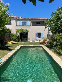 Delightful three-bedroom villa with pool - Image 2