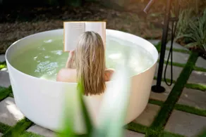 Downtown w/Outdoor Soaking Tub,10 minutes to beach - Image 4
