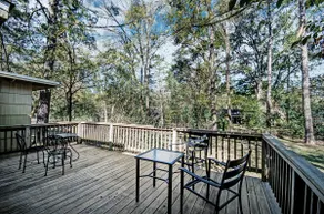 Relax in Shady Oaks Near Hospitals & Dining - Image 5